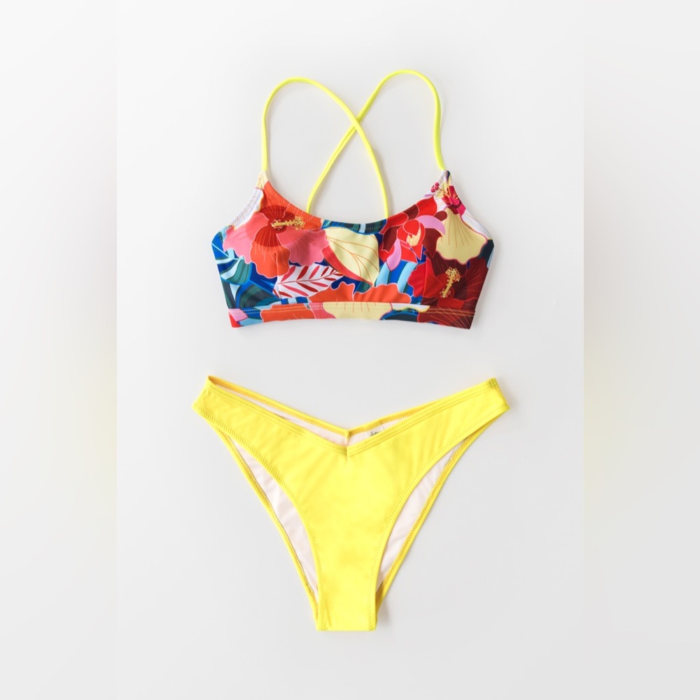 NWT Cupshe Tropical Yellow Floral Bikini Swim Set Medium